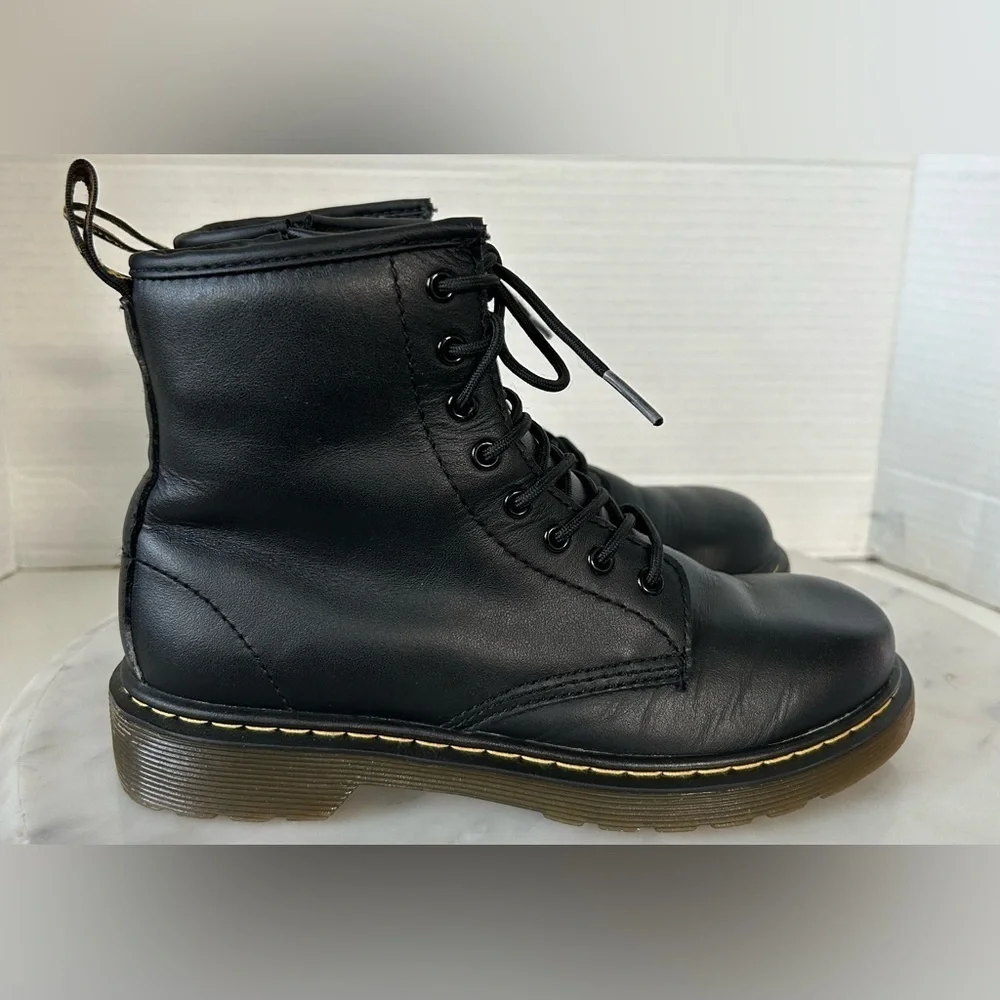 DR. MARTINS 1460 JUNIOR 3Y, flexible cemented sole construction for growing feet